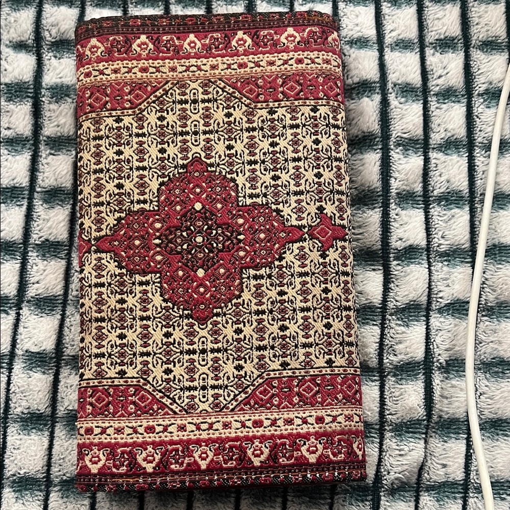 Elegant Red and Cream Patterned Women's Wallet